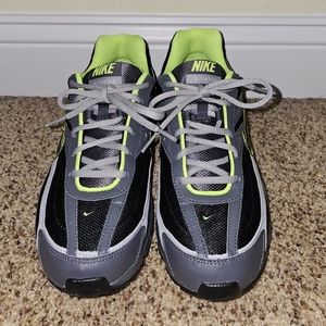 Nike Initiator Black Dark Grey Volt Men's Casual Lifestyle Running Shoes Size 9.